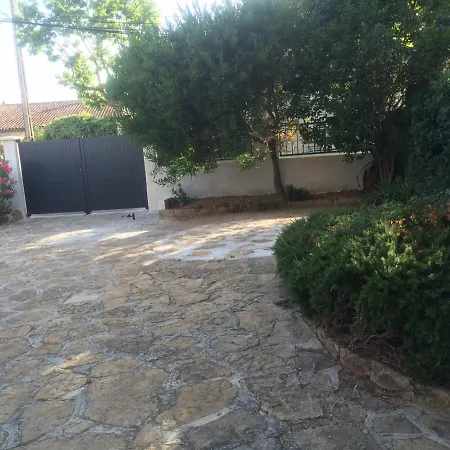 Chateau D'eau Reamenage En Maison Ronde Proche De La Et Du Castellet