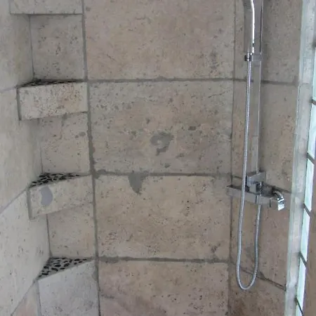בית נופש Chateau D'eau Reamenage En Maison Ronde Proche De La Et Du Castellet סן-סיר-סור-מר