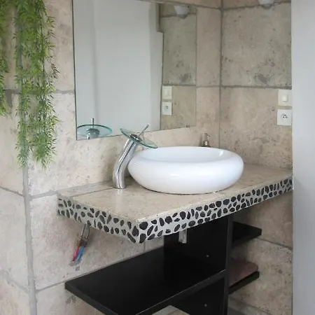 Chateau D'eau Reamenage En Maison Ronde Proche De La Et Du Castellet סן-סיר-סור-מר